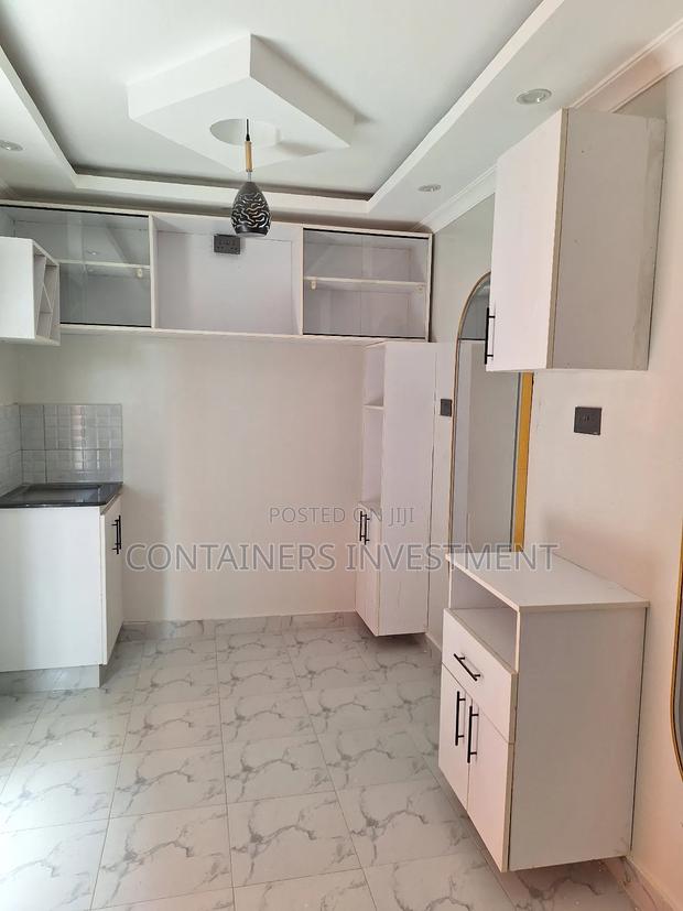 40ft Container Barbeshop/ Kitchen Unit - Luxurious Unit - thumbnail 2