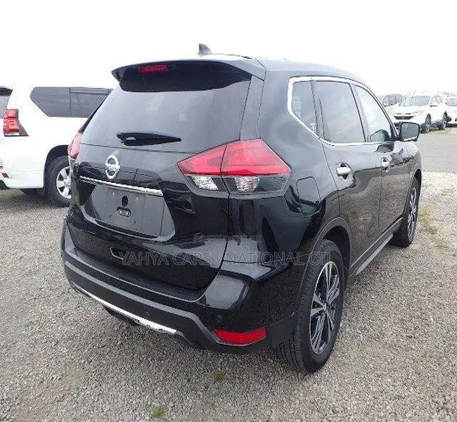 Nissan X-Trail 2.0 Petrol FWD 2018 Black
