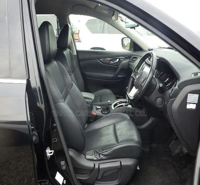 Nissan X-Trail 2.0 Petrol FWD 2018 Black