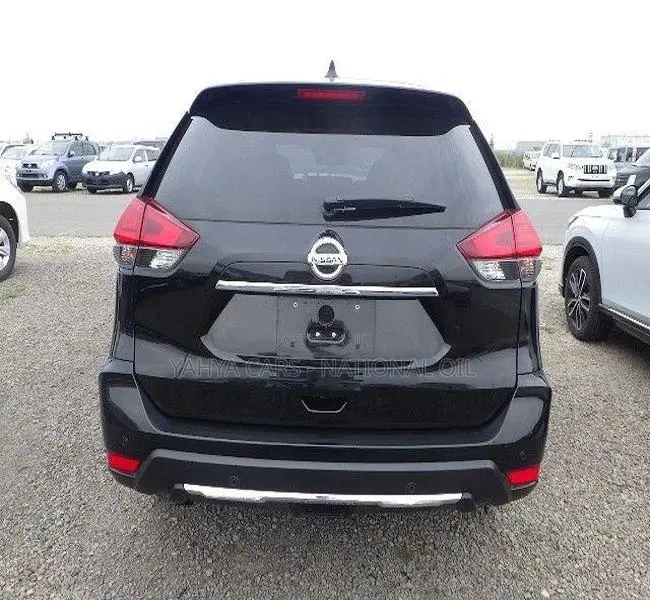 Nissan X-Trail 2.0 Petrol FWD 2018 Black