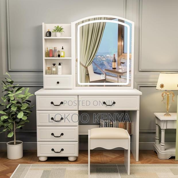 Dressing Table : White Dressing Table With Illuminated Mirror - thumbnail 3