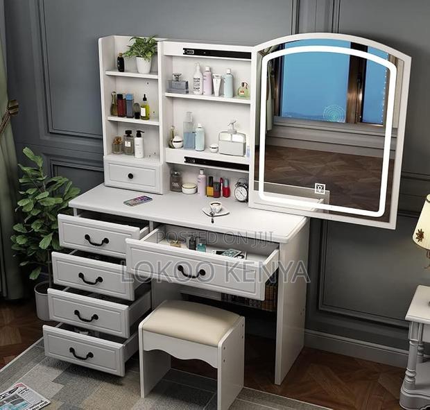 Dressing Table : White Dressing Table With Illuminated Mirror - thumbnail 6