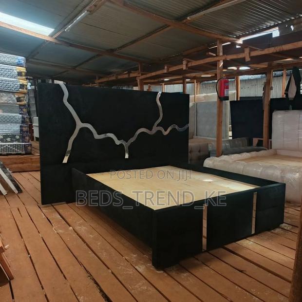 Eye-Catching 5 by 6 Modern Extended Bed