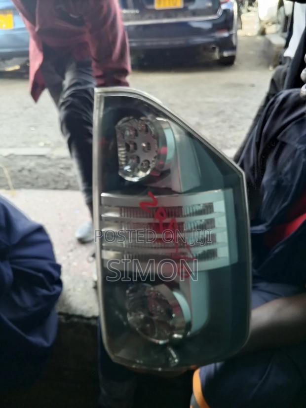 Voxy 2012 Taillight - thumbnail 2