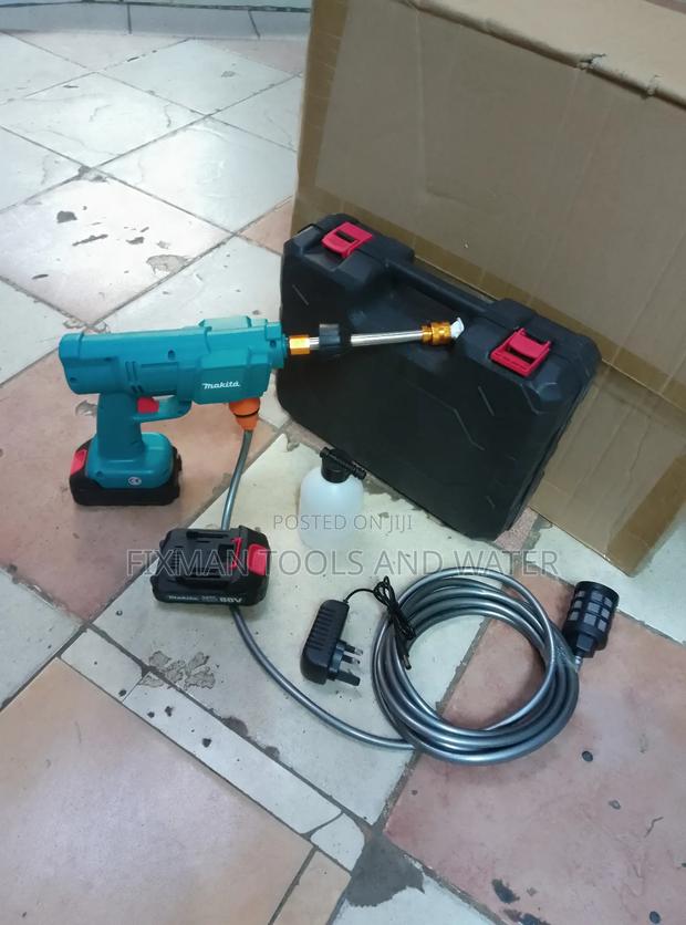 All Purpose Makita Cordless Pressure Washer 88 Volts 2battery Charger
