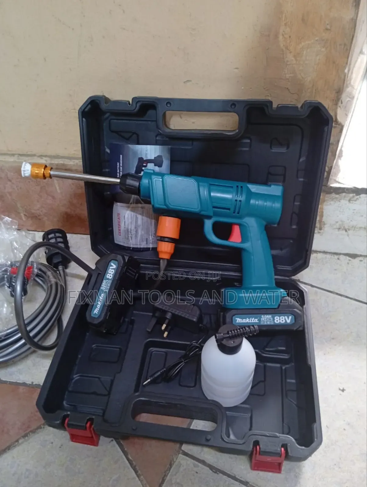 All Purpose Makita Cordless Pressure Washer 88 Volts 2battery Charger