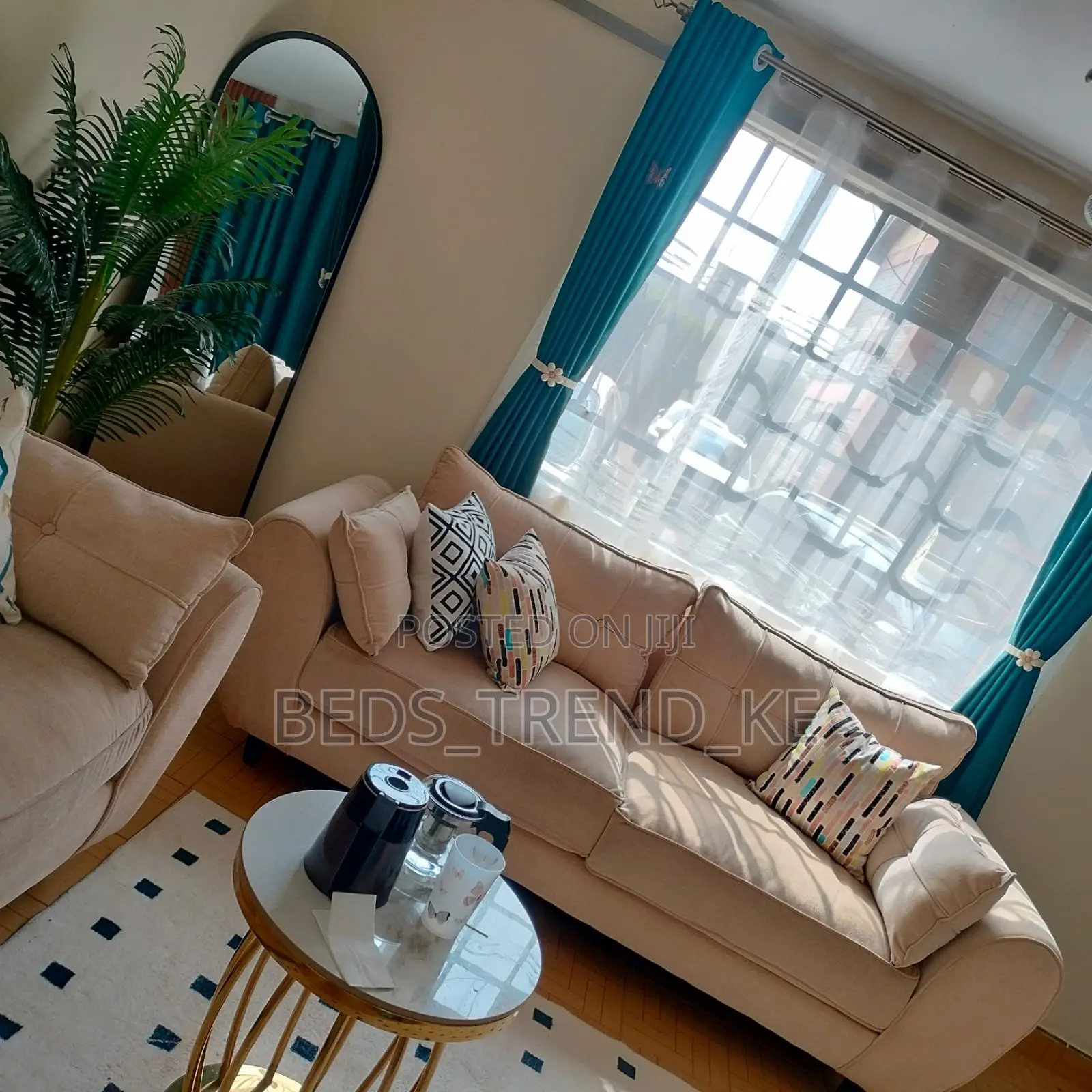 Elegant Butterfly-Inspired 5 Seater 2,3
