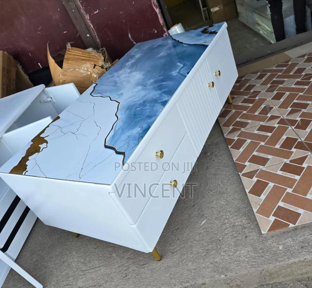 Modern Affordable Table White With Marble White Grey