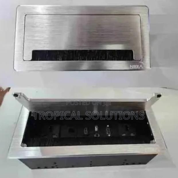 Silver Pop Up Multifunction Socket With 2 Universal Sockets 1vga - thumbnail 2