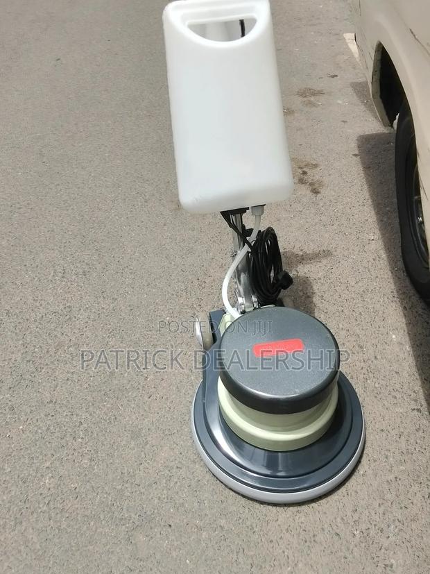 Heavy Duty Floor Scrubber