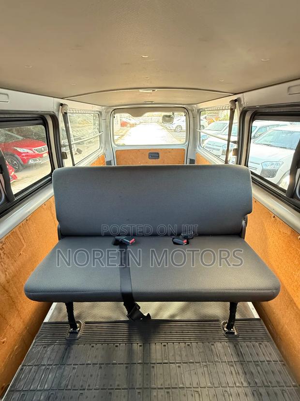 Toyota HiAce 2012 Silver - thumbnail 7