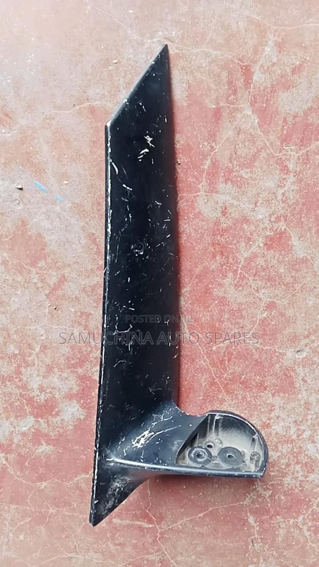 Side Mirror Arm Toyota Noah Zrr60