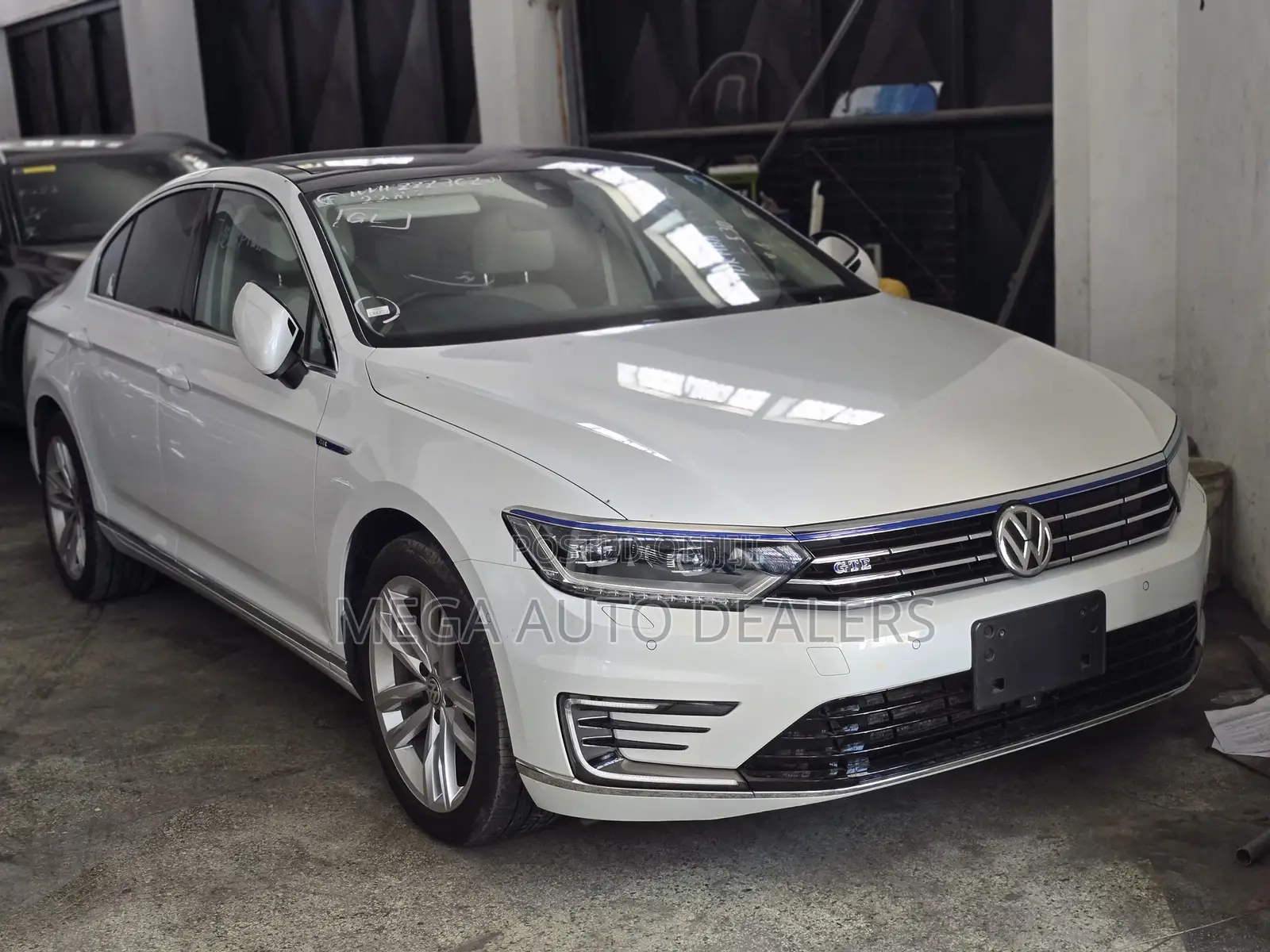 Volkswagen Passat 2018 White
