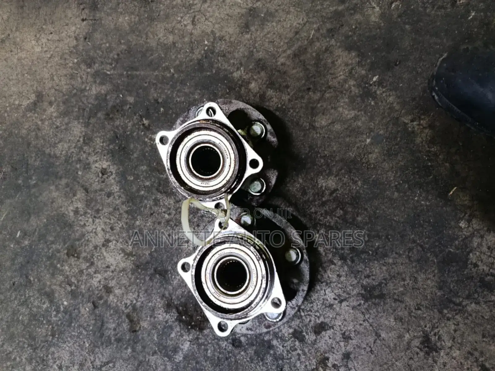 Toyota Voxy 4wd Rear Hub