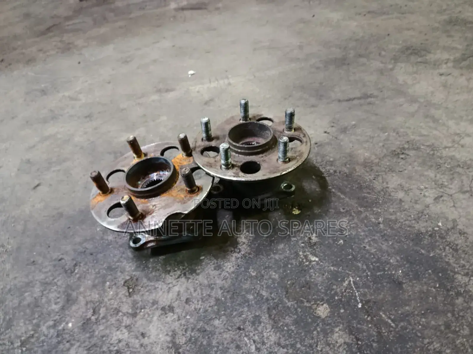 Toyota Voxy 4wd Rear Hub