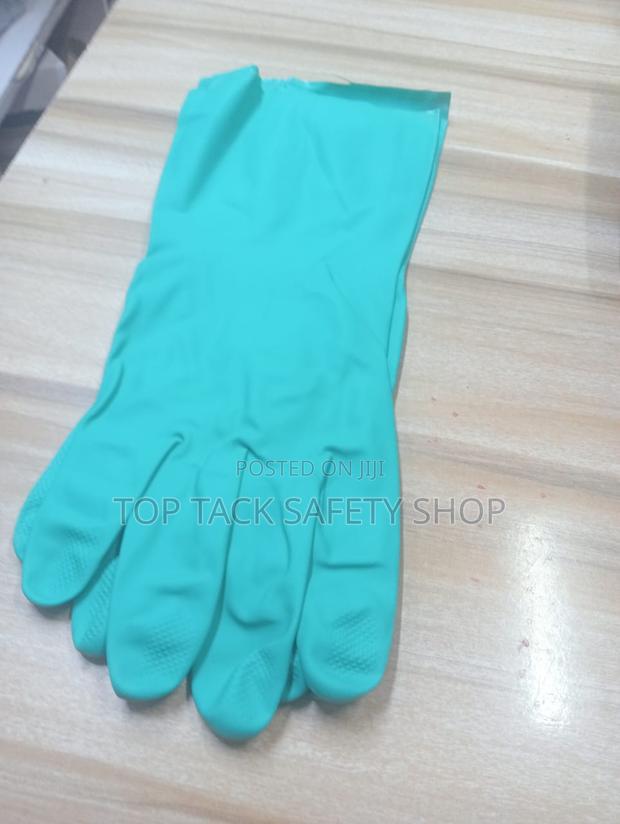 Heavy Duty Nitrile Gloves - thumbnail 2