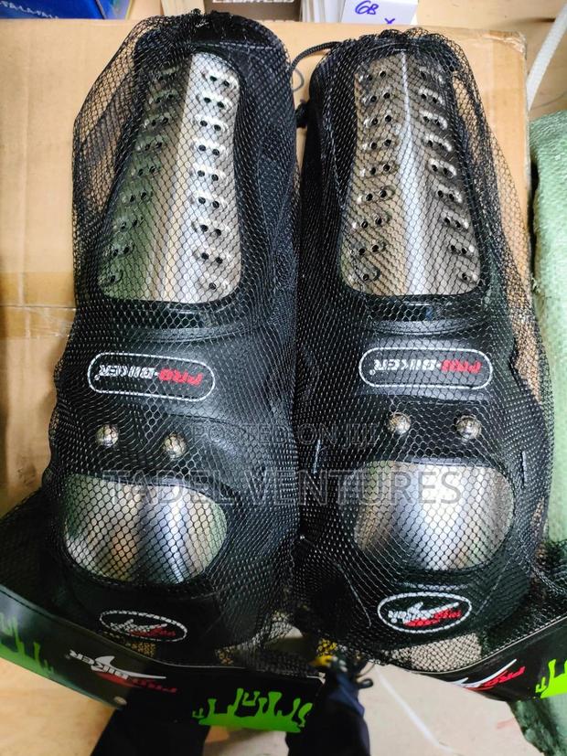 Knee Gaurd Set - thumbnail 2