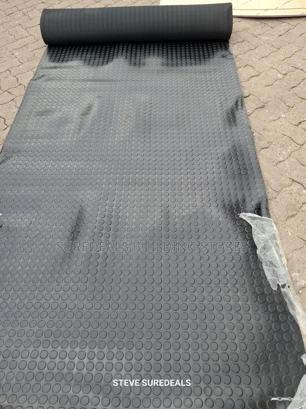Coin-Grip/Stud-Top Rubber Floor Matting