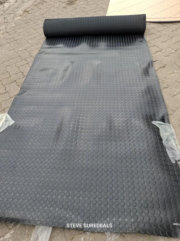 Coin-Grip/Stud-Top Rubber Floor Matting - thumbnail 3