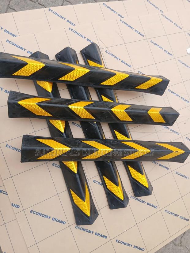 Reflective Rubber Corner Guards. - thumbnail 3