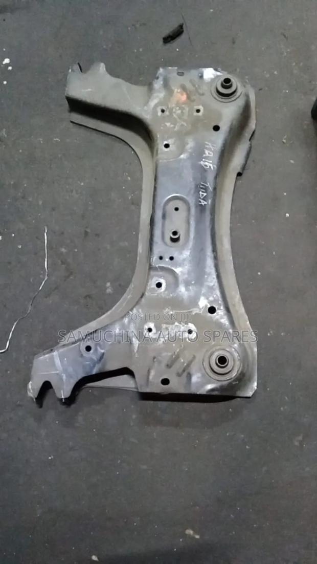Cradle Nissan Tiida