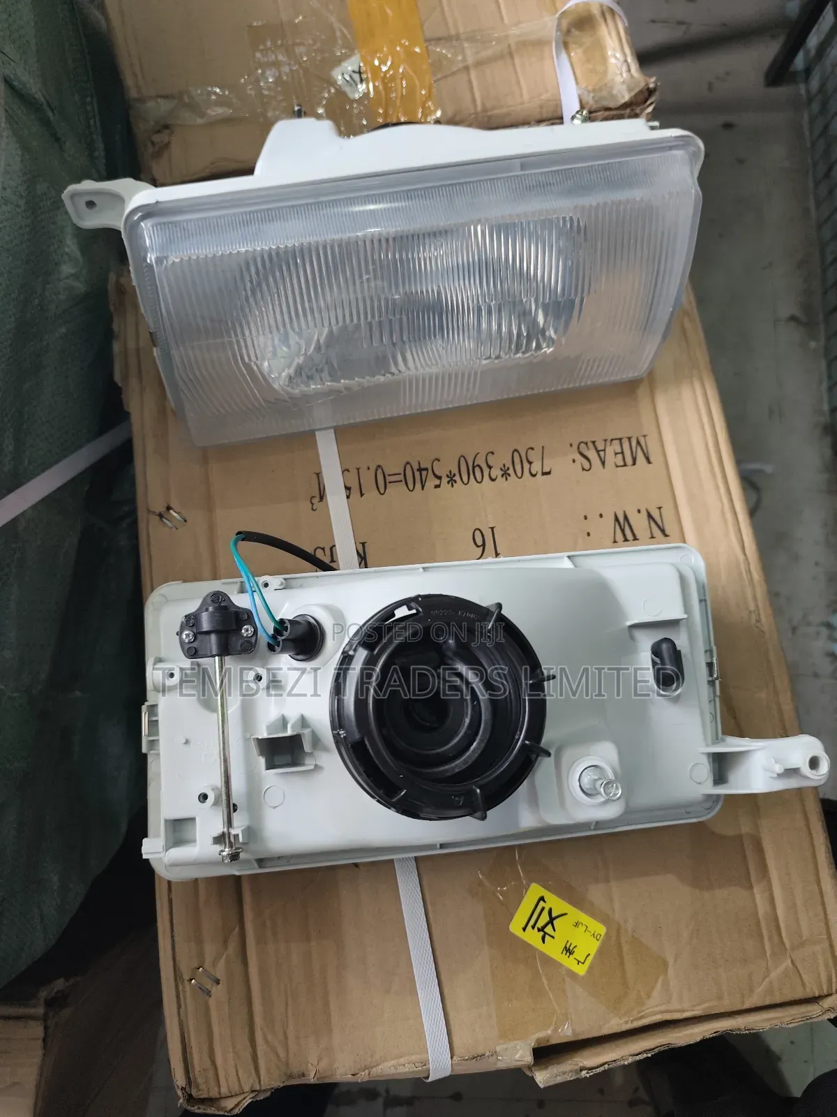 Headlight/Headlamp Nissan Sunny B12