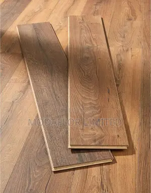 Premium Wood Effect Laminate Floor – 8.3mm Thick With Underlay