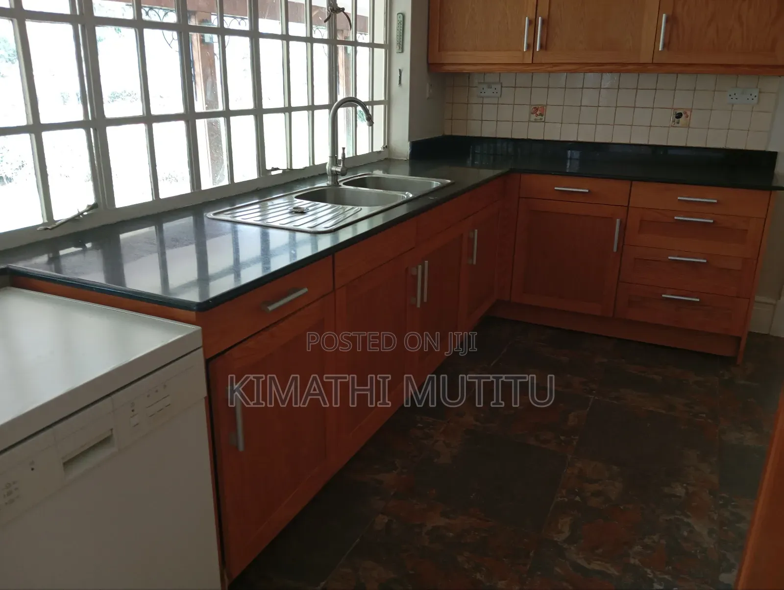 5bdrm Maisonette in Gated Community., Hardy for sale