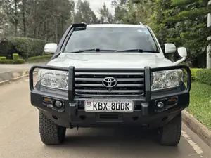 Toyota Land Cruiser 2007 White