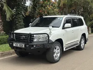 Toyota Land Cruiser 2007 White