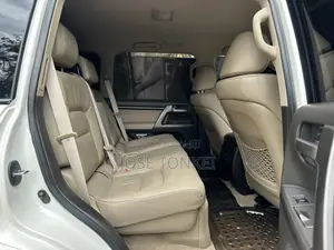 Toyota Land Cruiser 2007 White