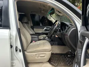 Toyota Land Cruiser 2007 White