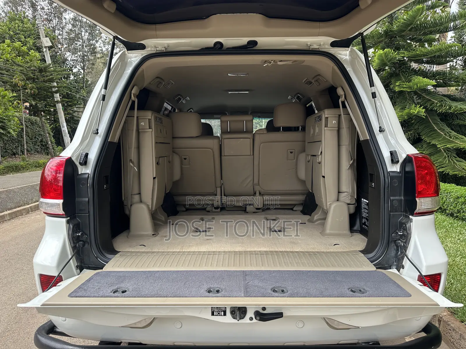 Toyota Land Cruiser 2007 White