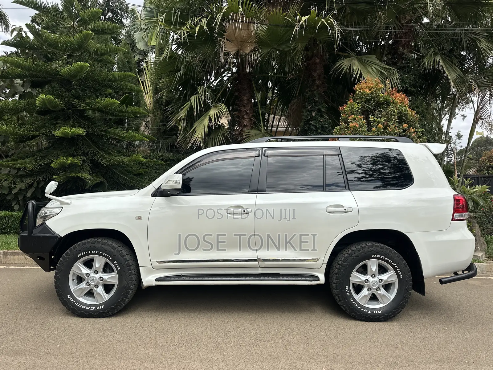 Toyota Land Cruiser 2007 White
