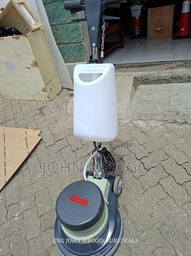 Commercial Floor Scrubber Machine - thumbnail 3