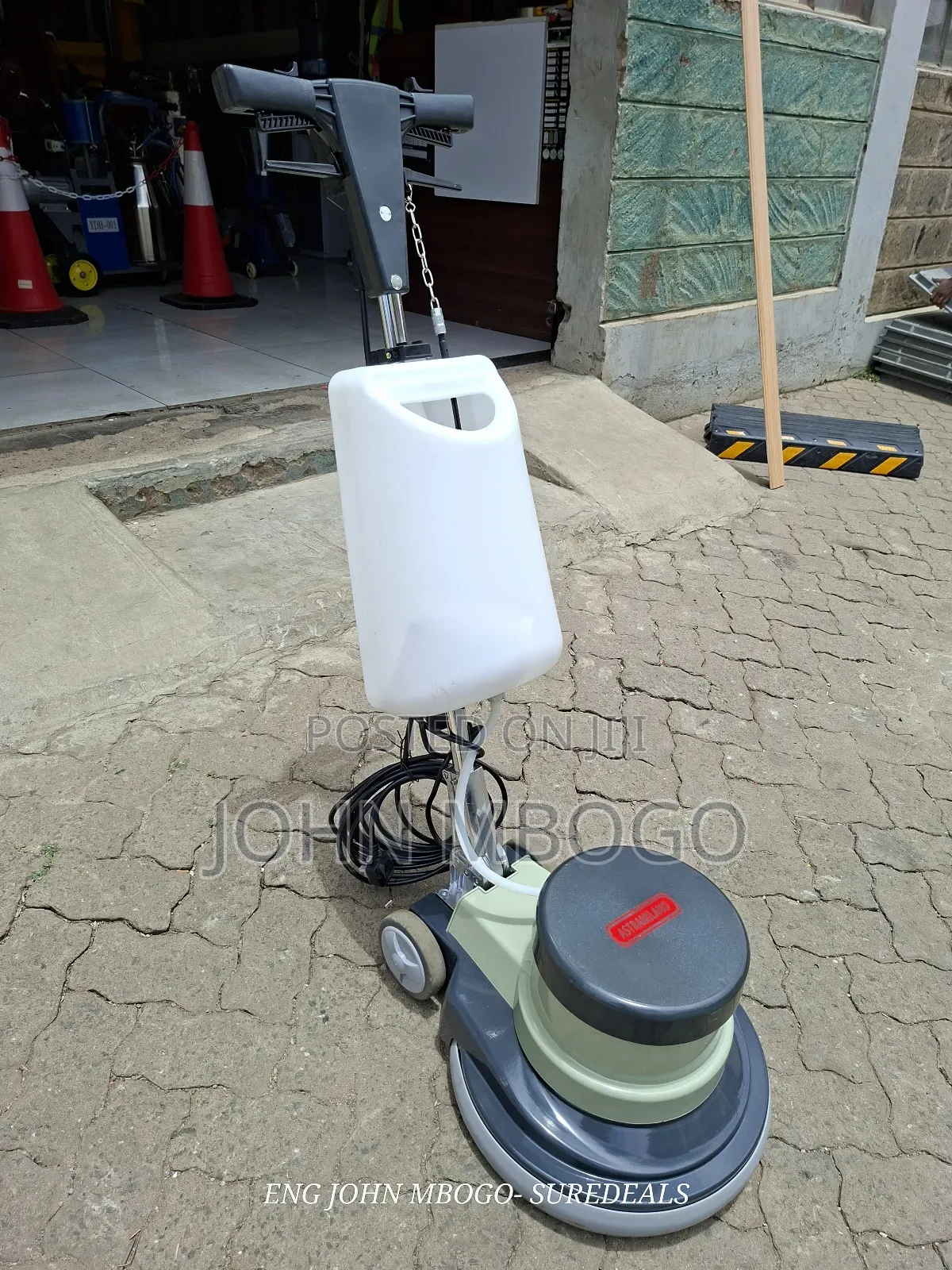 Am-005 Astramilano Floor Scrubber .
