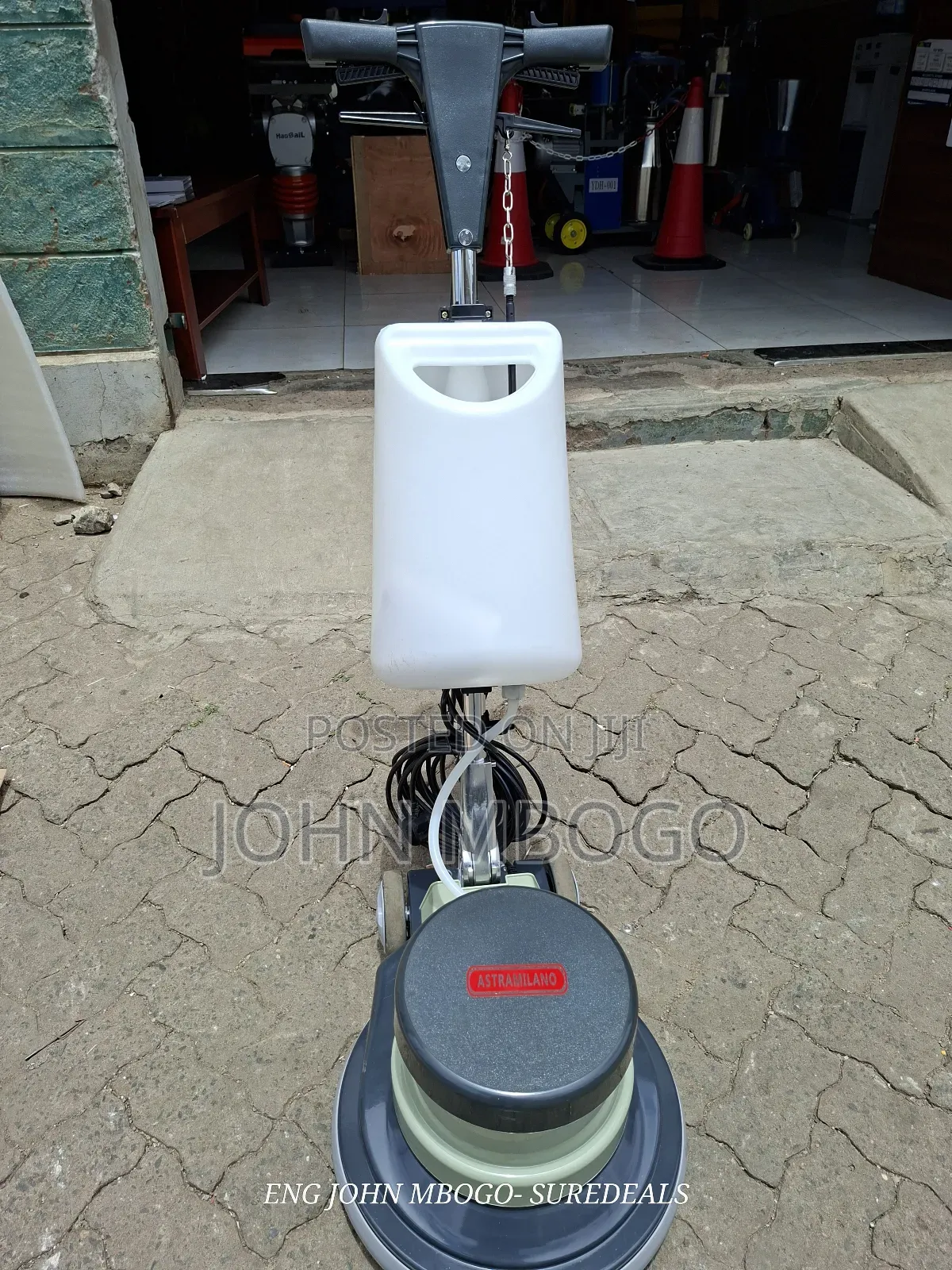 Am-005 Astramilano Floor Scrubber .