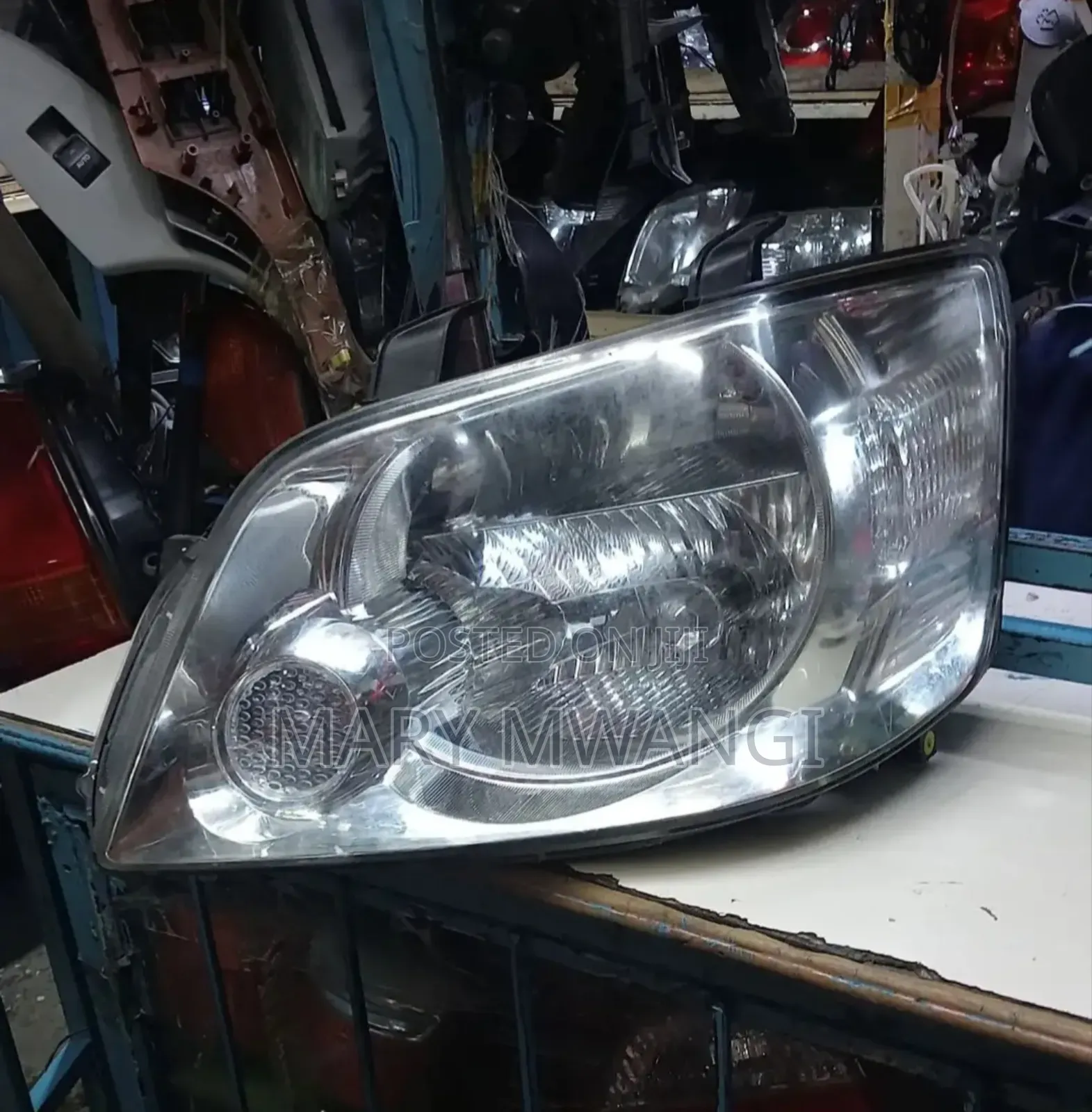 Ex Japan Noah 2002/2004 Headlight Model.