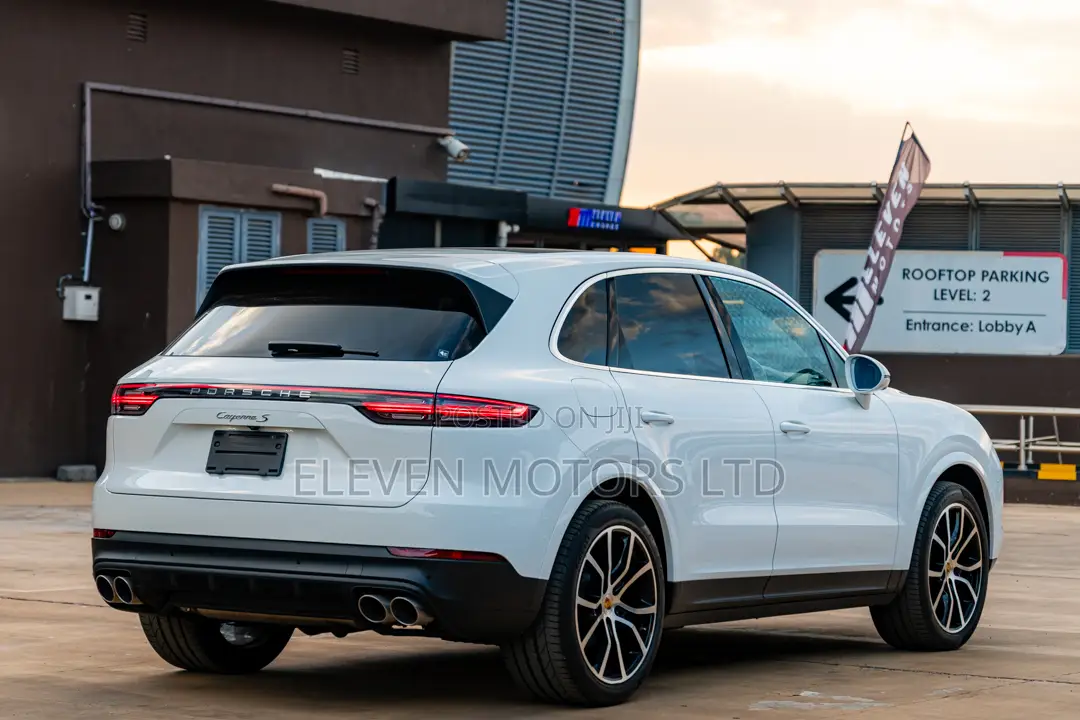 Porsche Cayenne 2018 White