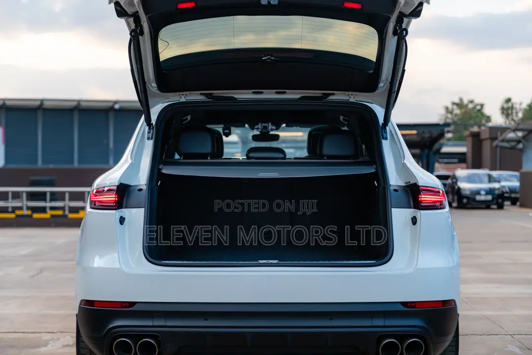 Porsche Cayenne 2018 White