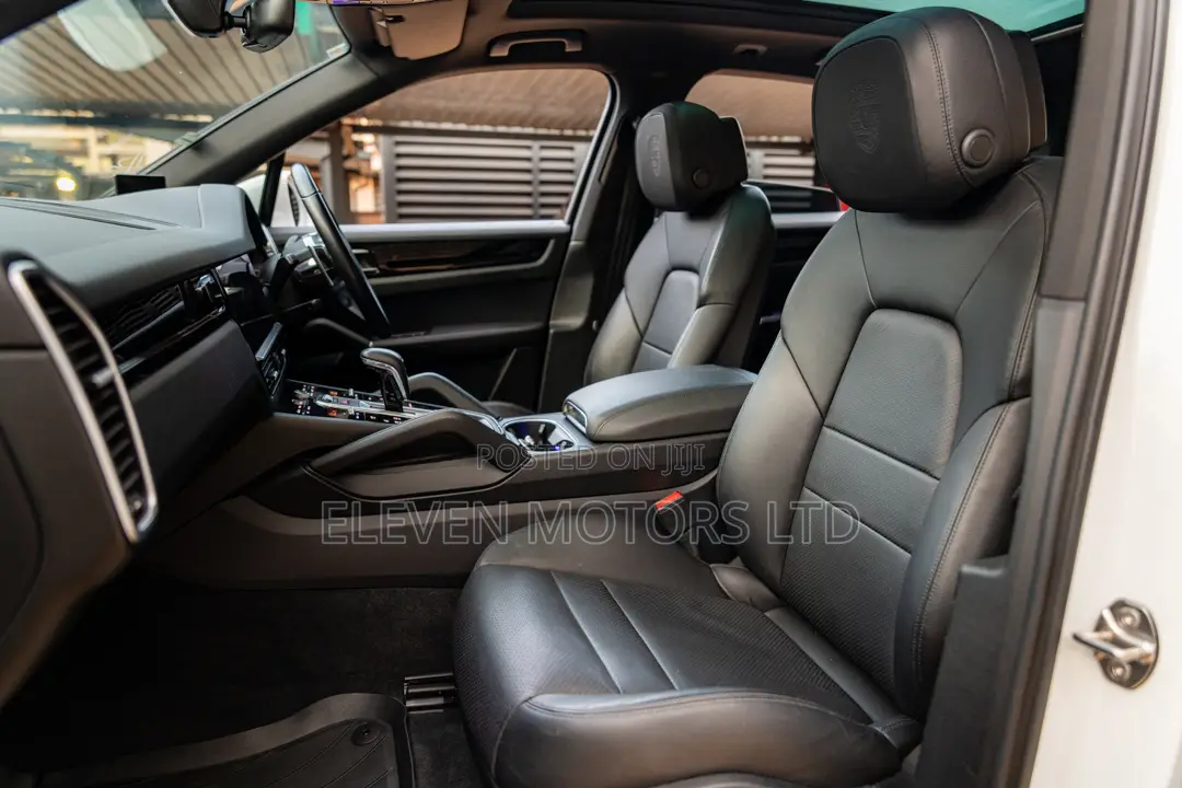 Porsche Cayenne 2018 White