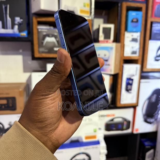 Apple iPhone 13 128 GB Blue - thumbnail 4