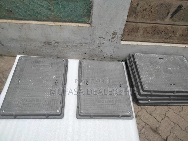 600mm by 450mm Manhole Cover - thumbnail 2
