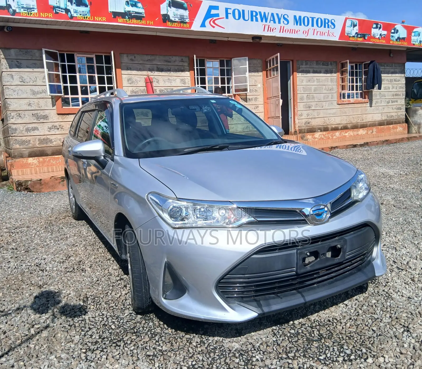 Toyota Corolla Fielder 2017 Silver