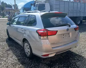 Toyota Corolla Fielder 2017 Silver
