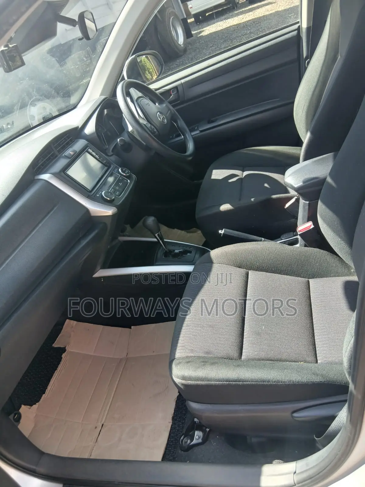 Toyota Corolla Fielder 2017 Silver