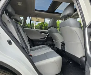 Toyota RAV4 Adventure 2019 White
