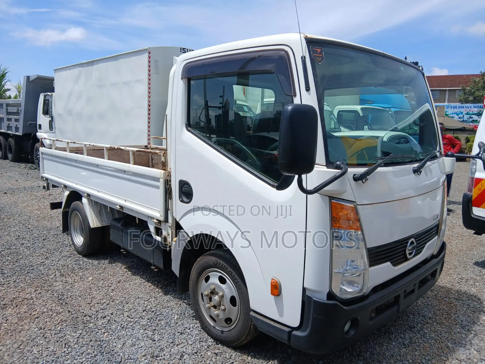 Double Wheel Nissan Atlas