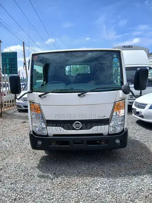 Double Wheel Nissan Atlas