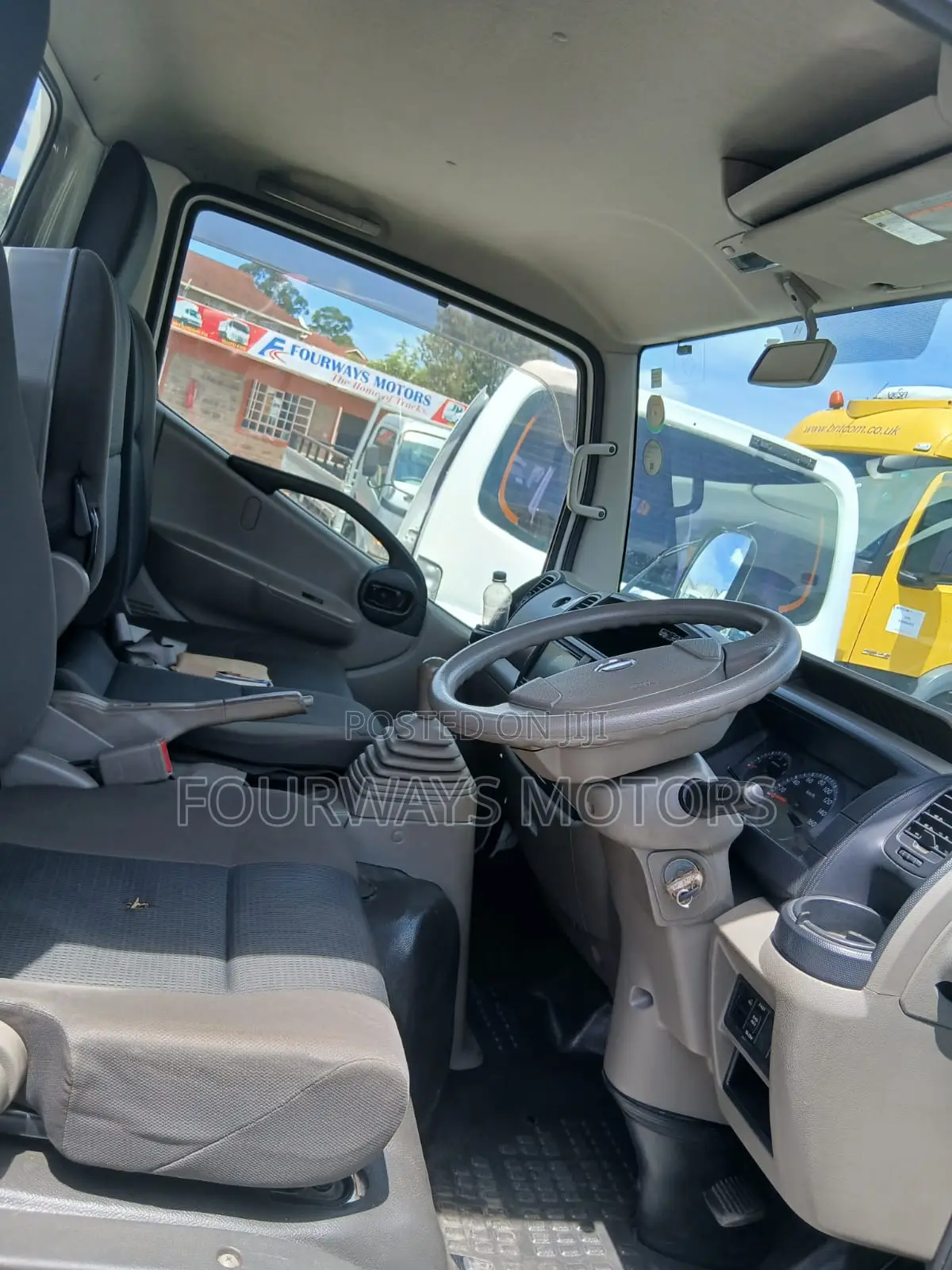 Double Wheel Nissan Atlas